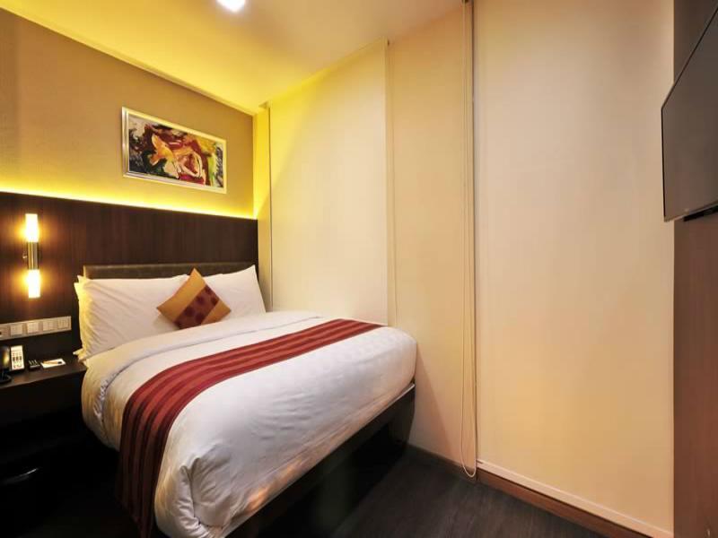 Clover 5 Hongkong Street Singapura